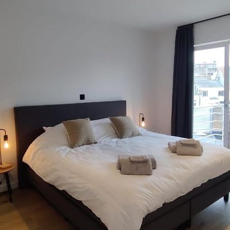 Luxueus, Ruim Appartement Op 350M Van Het Strand Ostende Kültér fotó
