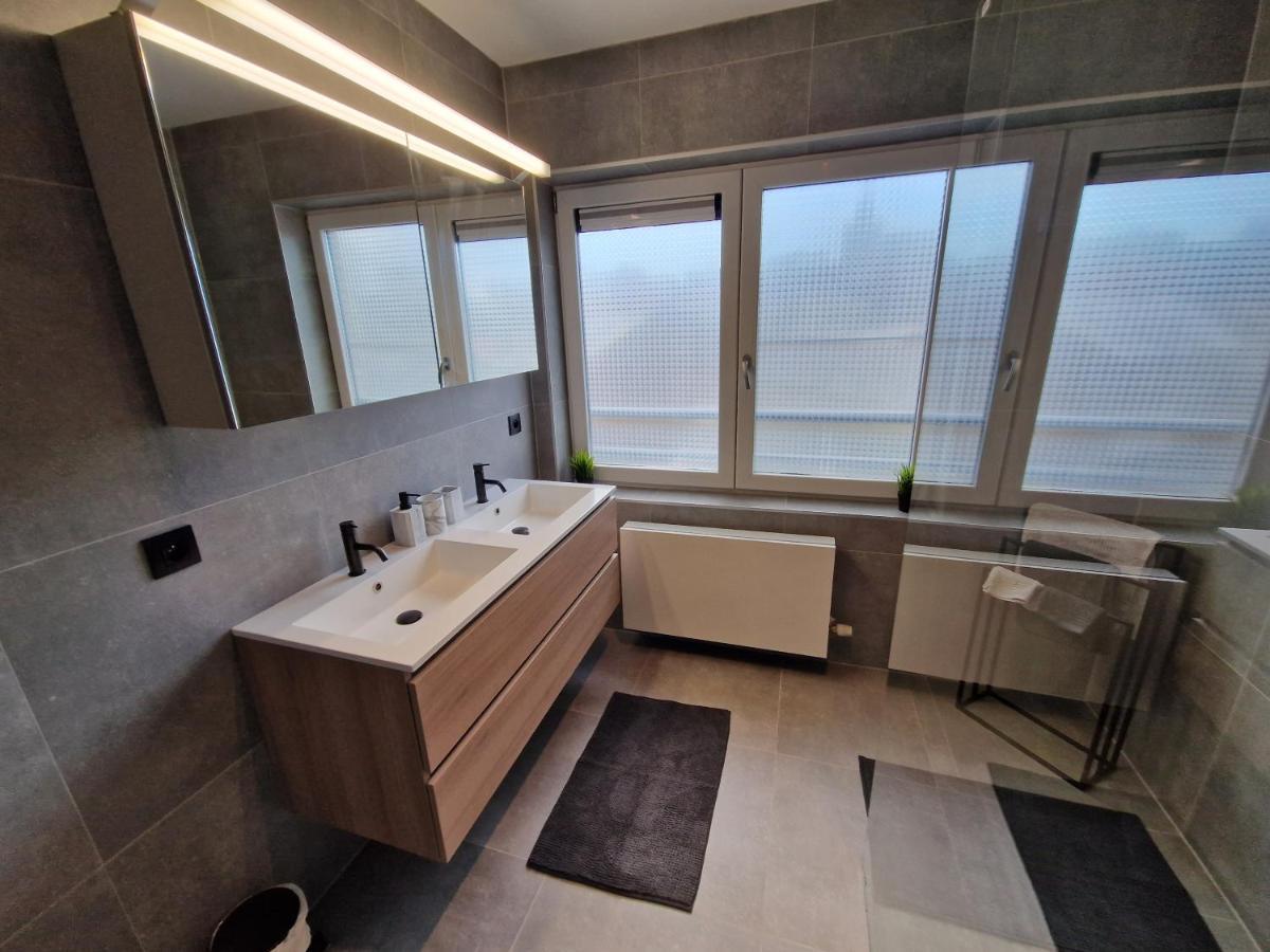 Luxueus, Ruim Appartement Op 350M Van Het Strand Ostende Kültér fotó