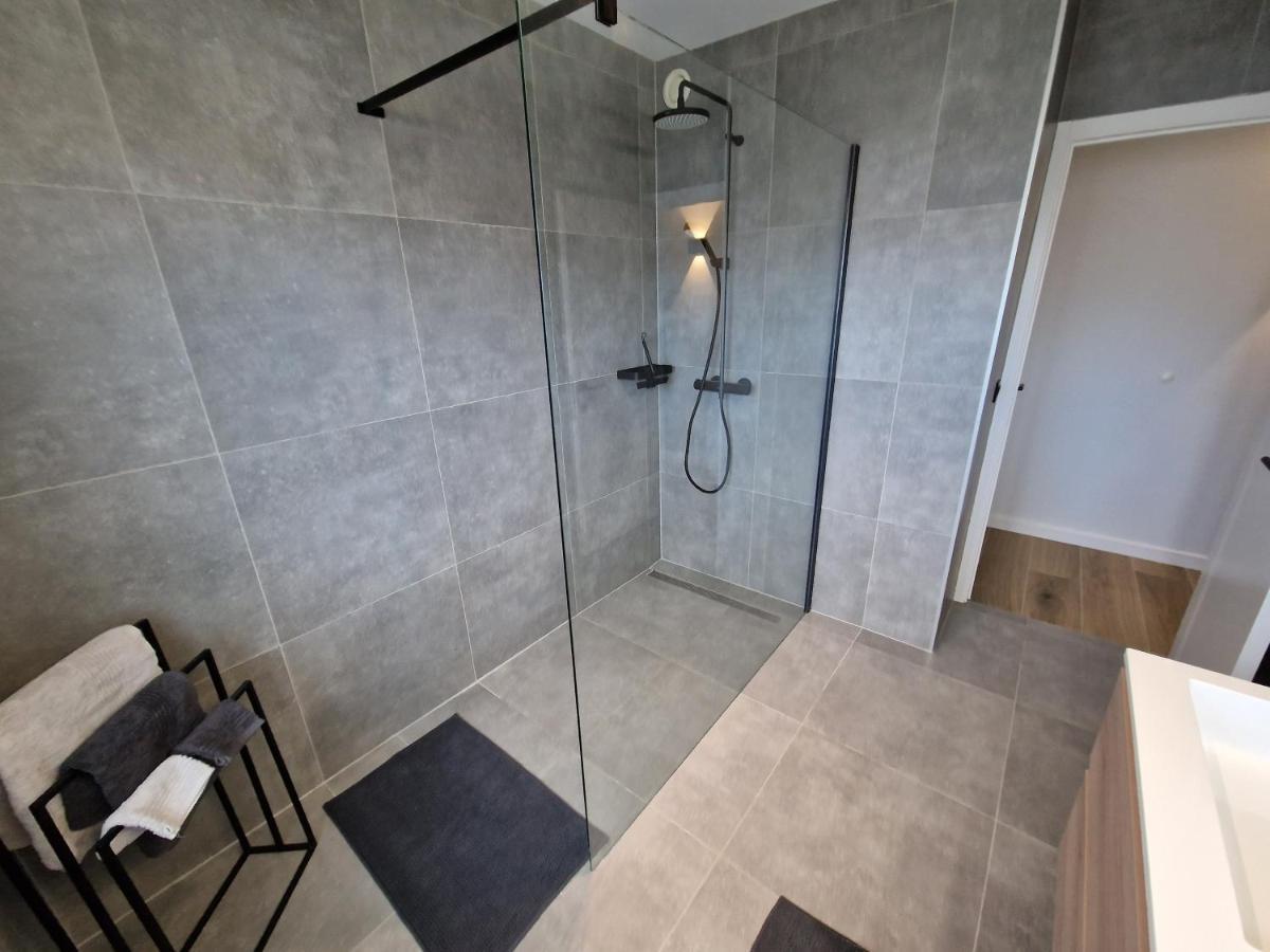 Luxueus, Ruim Appartement Op 350M Van Het Strand Ostende Kültér fotó